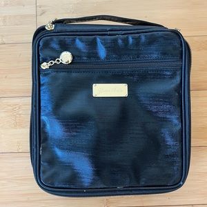 Travel makeup case